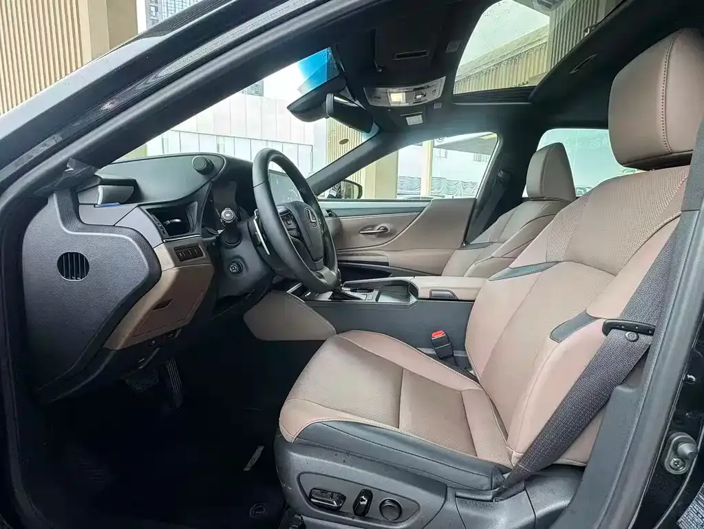 Lexus ES 2025 из CN, фото 5