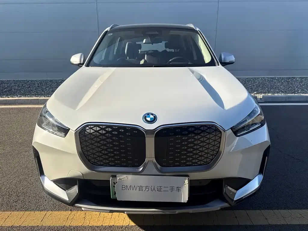 BMW iX1 2025 из CN, фото 2