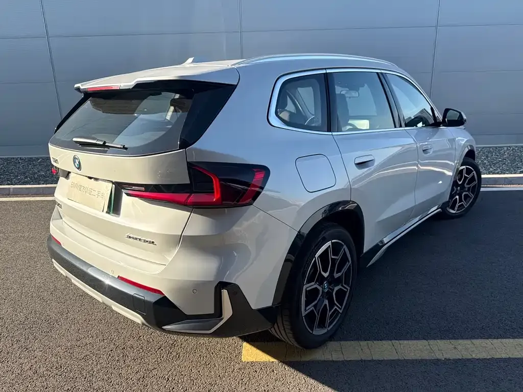BMW iX1 2025 из CN, фото 4