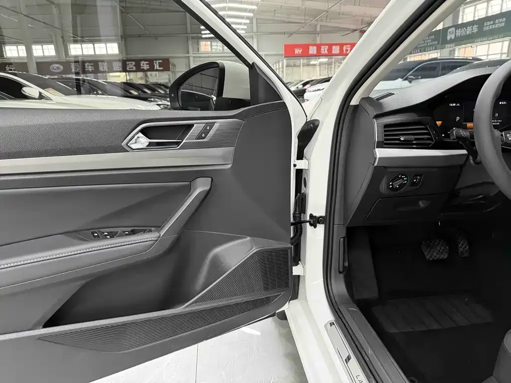 Volkswagen Lavida 2022 из CN, фото 9