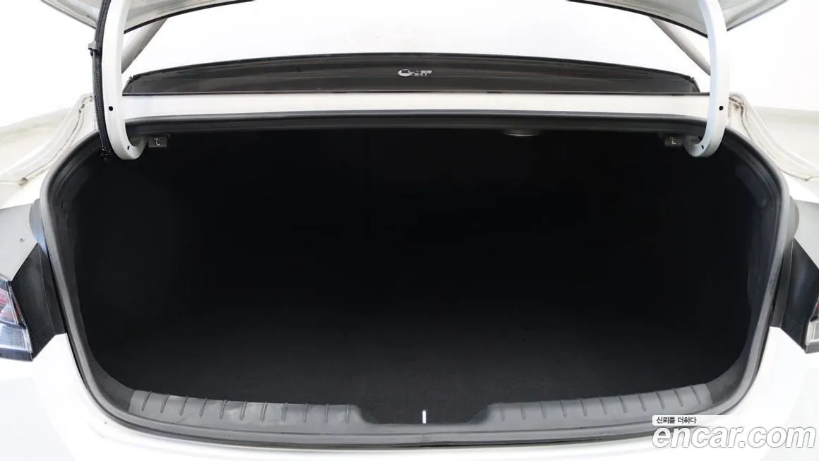 Hyundai AVANTE — фото 10