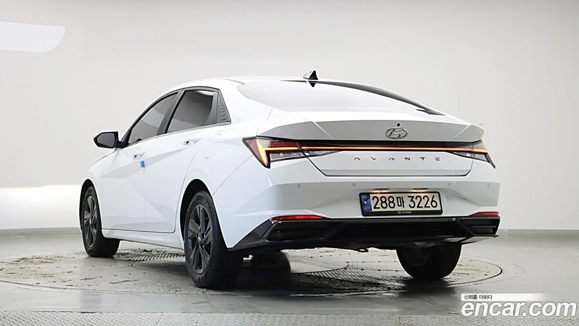 Hyundai AVANTE — фото 2