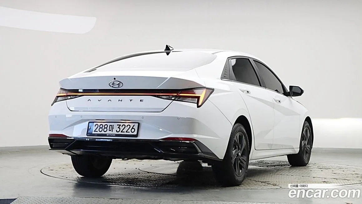 Hyundai AVANTE — фото 4