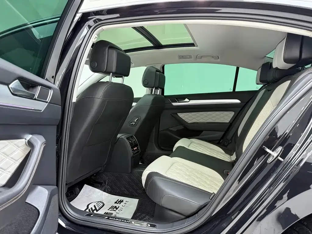 Volkswagen Magotan 2023 из CN, фото 8