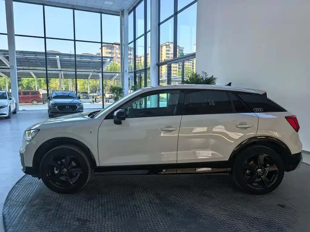 Audi Q2L 2021 из CN, фото 4