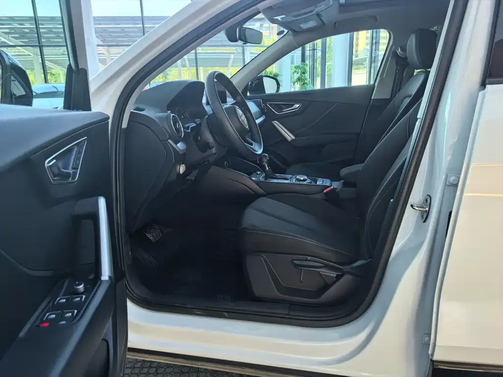 Audi Q2L 2021 из CN, фото 6