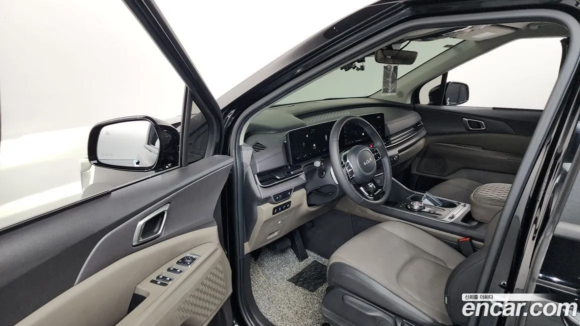 Kia Carnival — фото 10