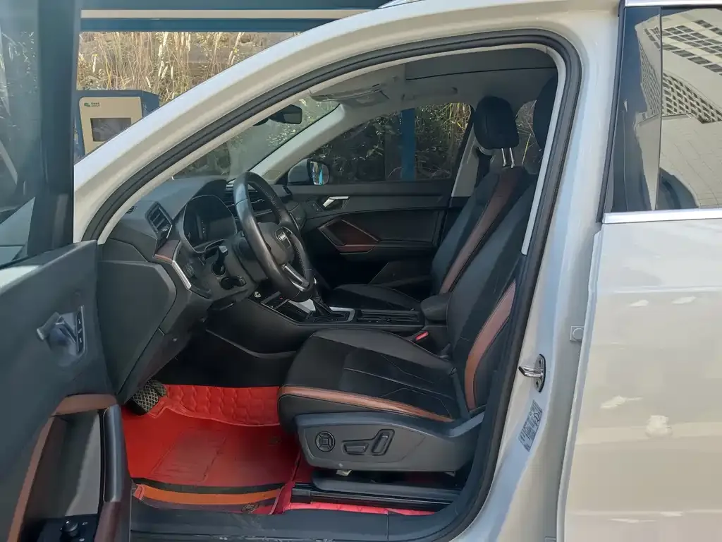 Audi Q3 2021 из CN, фото 4