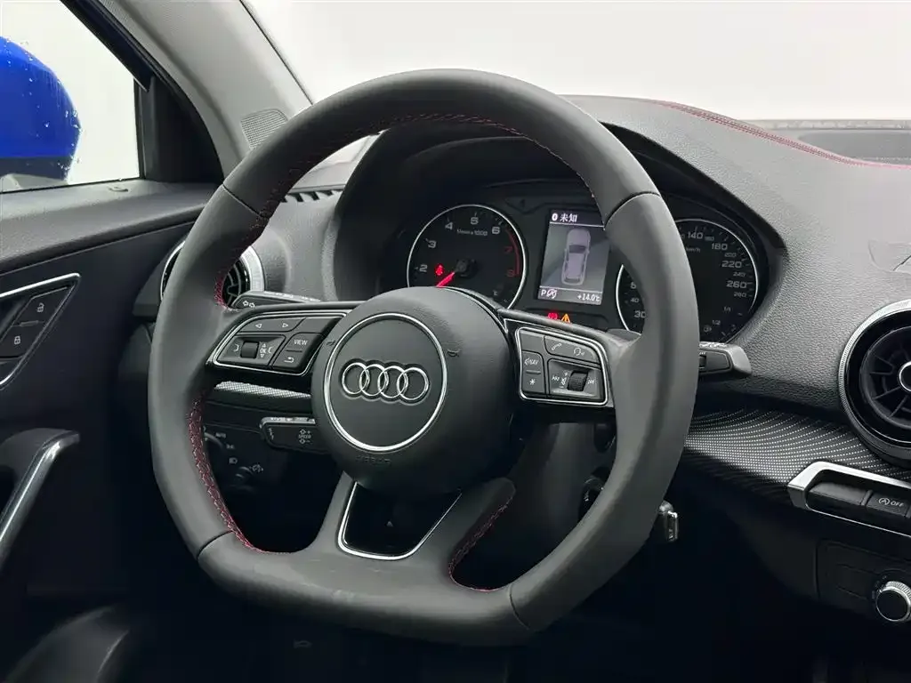 Audi Q2L 2023 из CN, фото 10