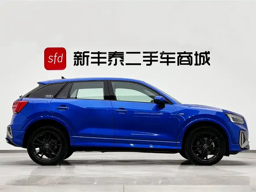 Audi Q2L 2023 из CN, фото 3