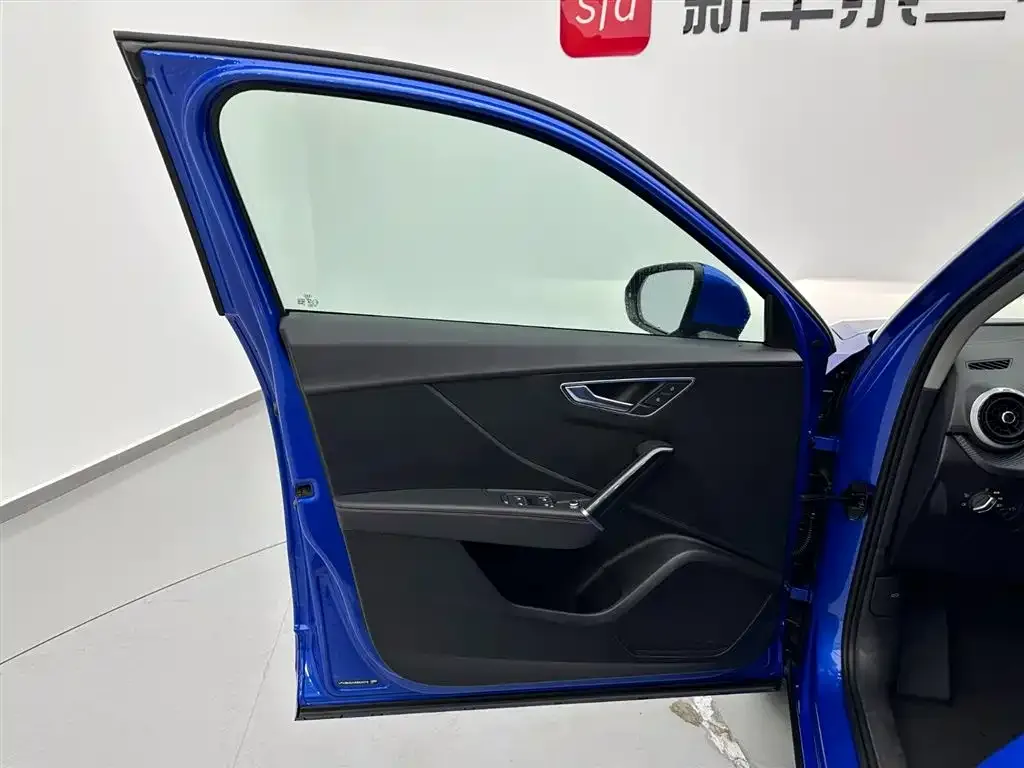 Audi Q2L 2023 из CN, фото 8