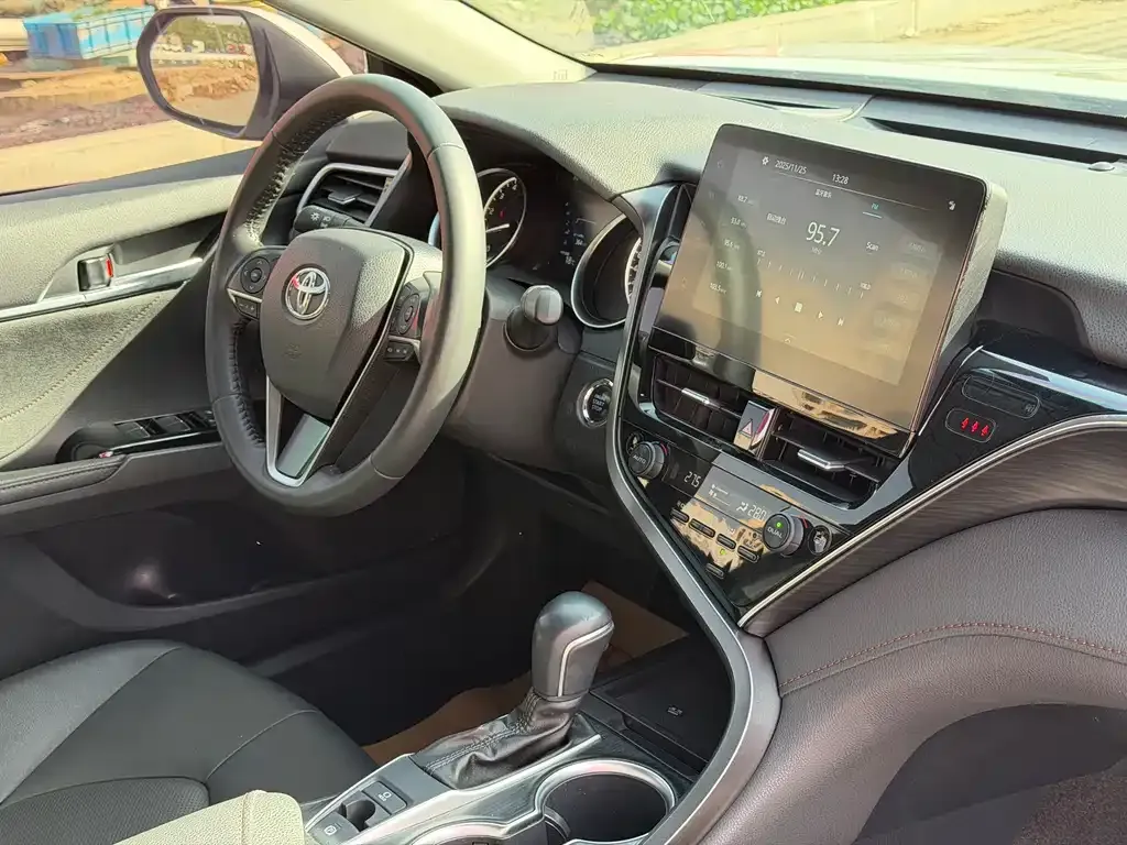 Toyota Camry 2022 из CN, фото 10