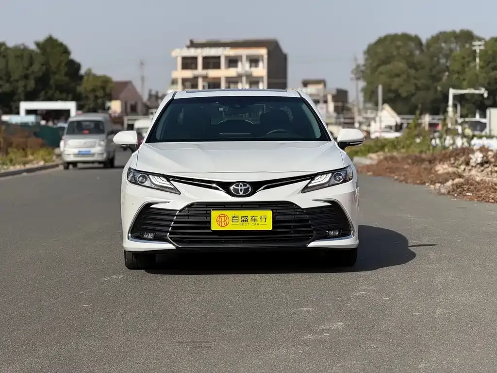 Toyota Camry 2022 из CN, фото 2