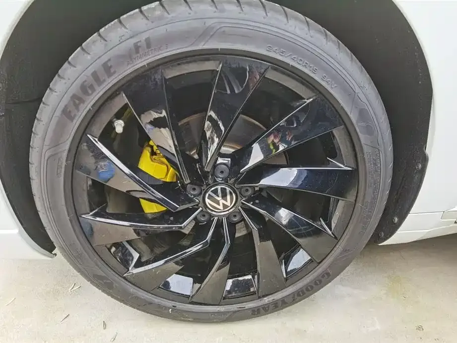 Volkswagen CC 2024 из CN, фото 9