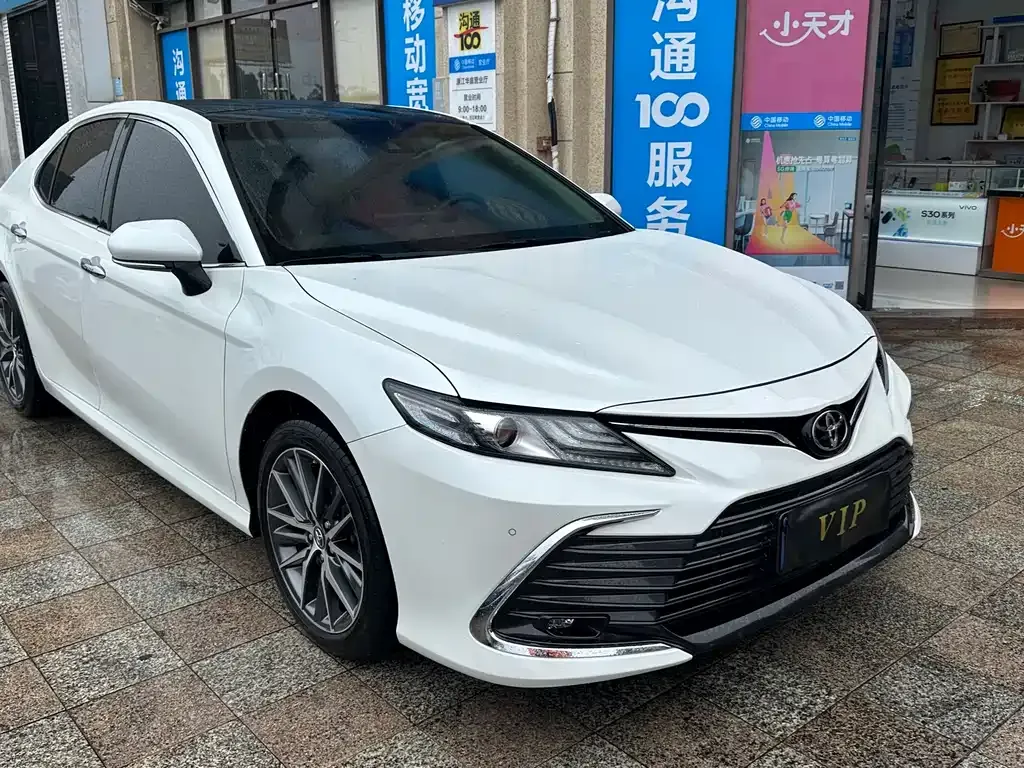 Toyota Camry 2022 из CN, фото 2