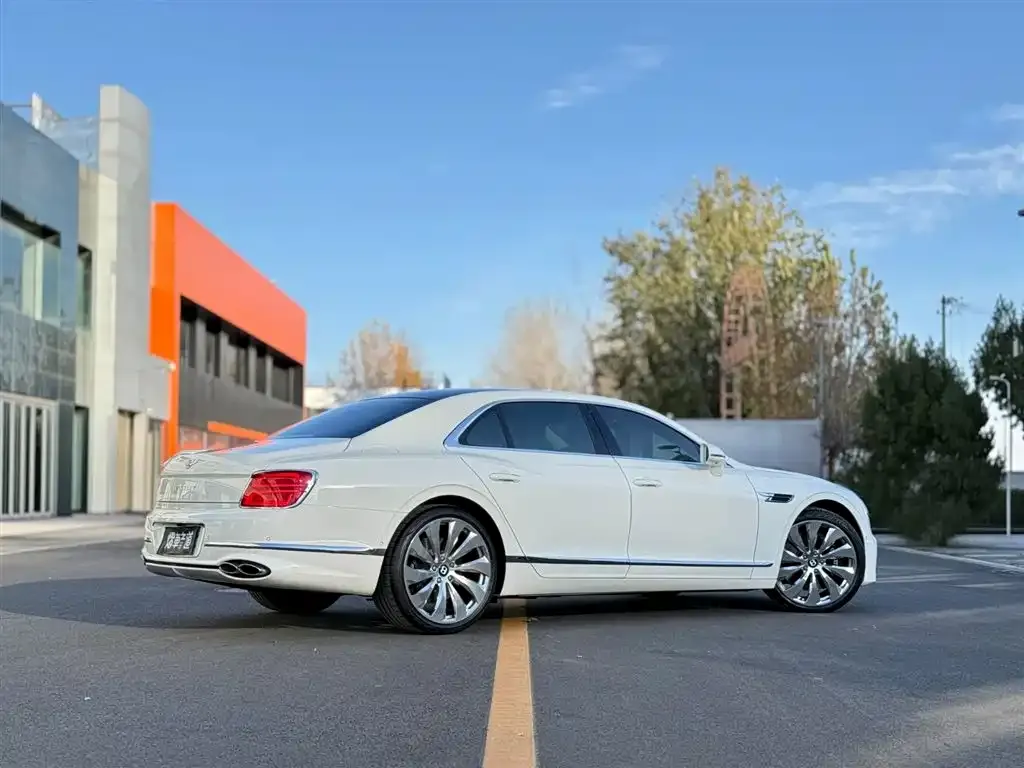 Bentley Flying Spur 2024 из CN, фото 3