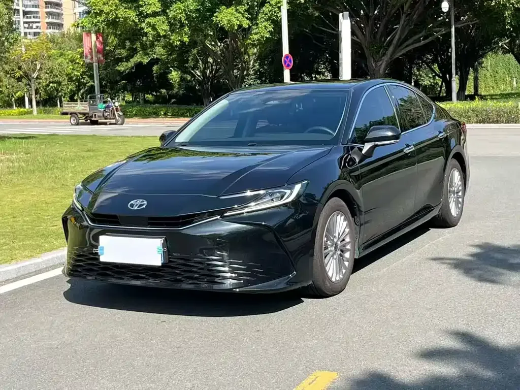 Toyota Camry 2025 из CN, фото 1