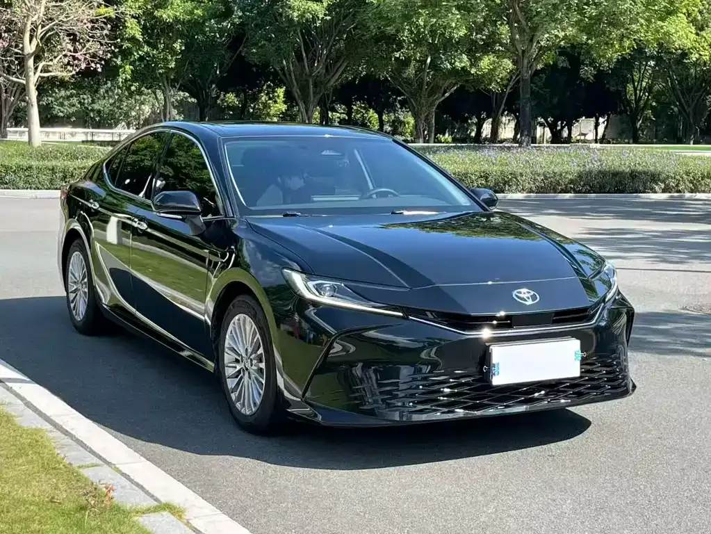 Toyota Camry 2025 из CN, фото 2
