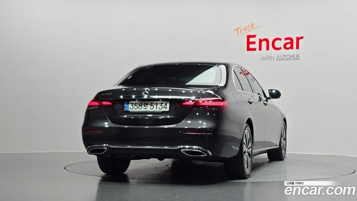 Mercedes-Benz E-Class — фото 4