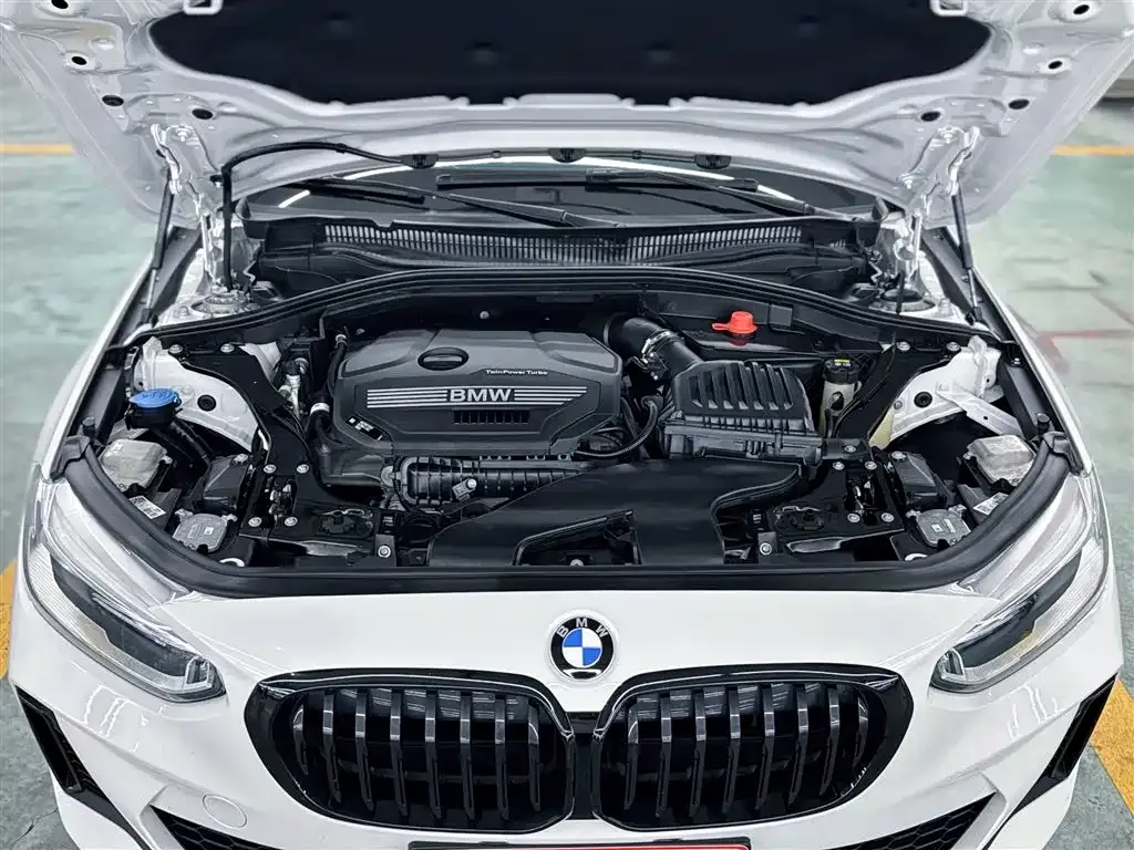 BMW 1 Series 2021 из CN, фото 2