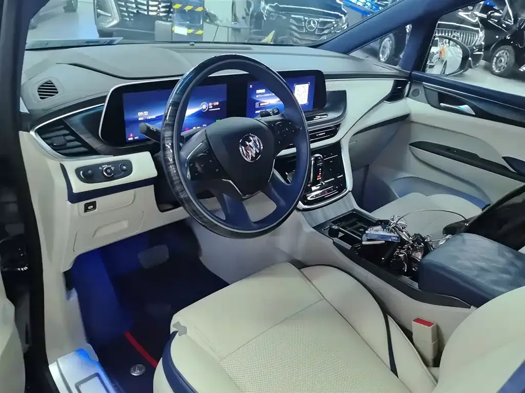 Buick GL8 2023 из CN, фото 10