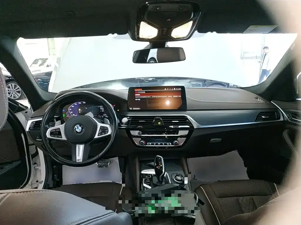 BMW 5 Series 2021 из CN, фото 10