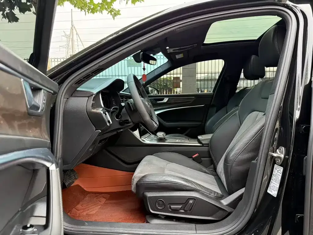 Audi A6L 2021 из CN, фото 4