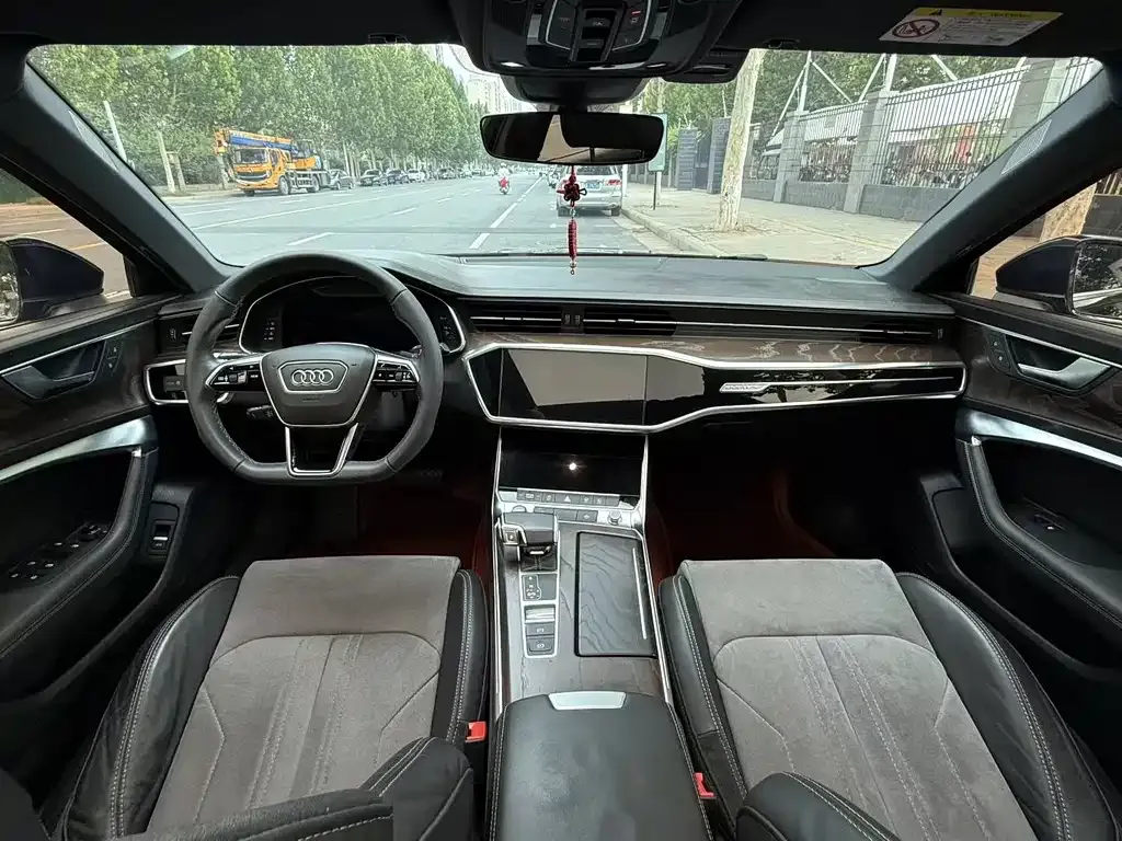 Audi A6L 2021 из CN, фото 5
