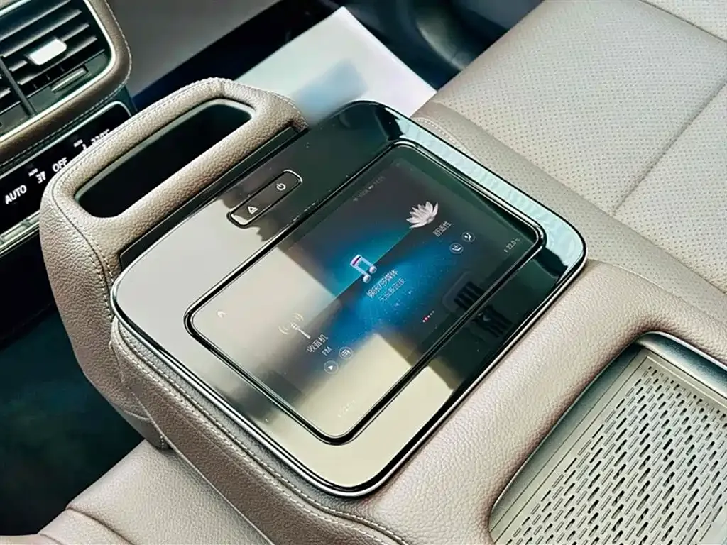 Mercedes-Benz GLS 2023 из CN, фото 2