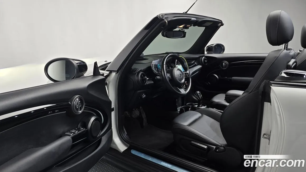 Mini Cooper Convertible — фото 10