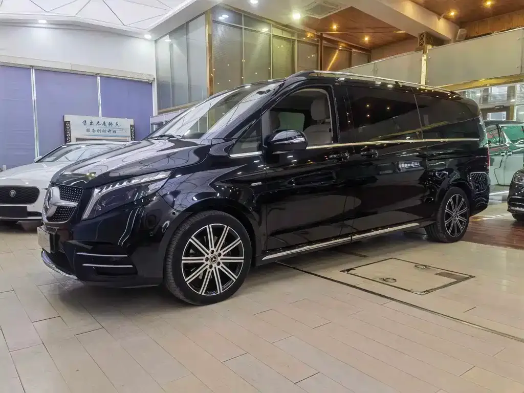 Mercedes-Benz V-Class 2023 из CN, фото 1
