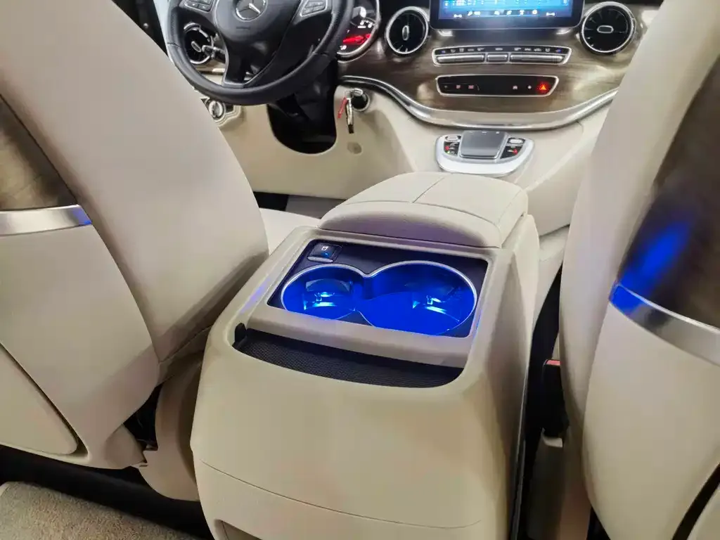 Mercedes-Benz V-Class 2023 из CN, фото 10