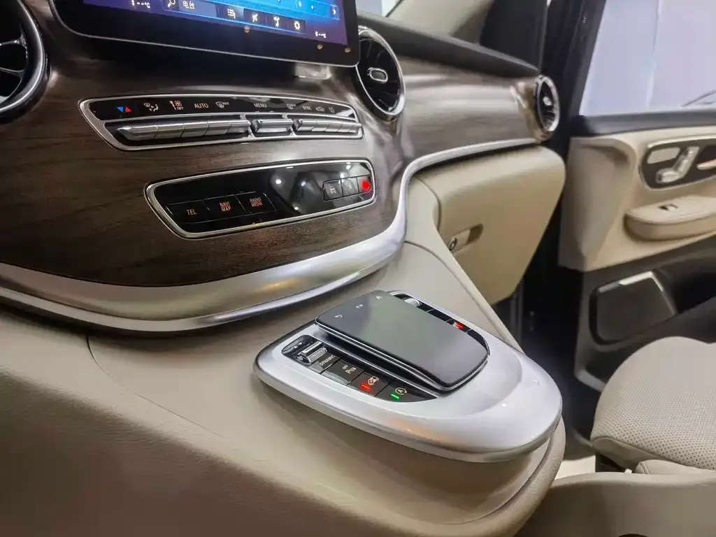 Mercedes-Benz V-Class 2023 из CN, фото 5