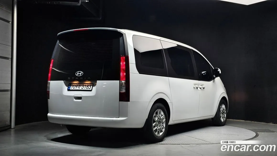 Hyundai Staria — фото 2