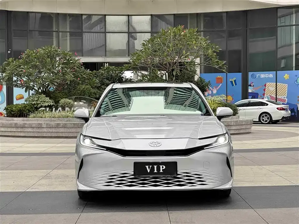 Toyota Camry 2024 из CN, фото 2