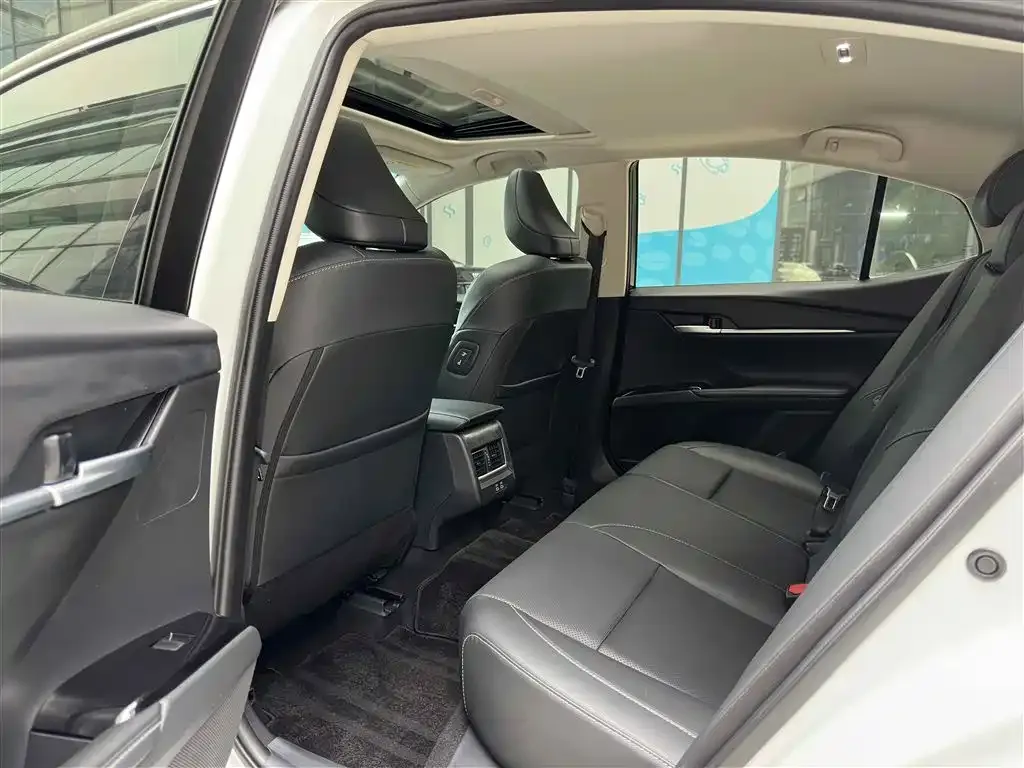 Toyota Camry 2024 из CN, фото 5