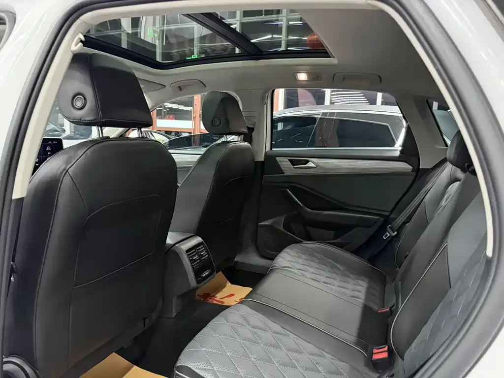 Volkswagen Sagitar 2022 из CN, фото 6