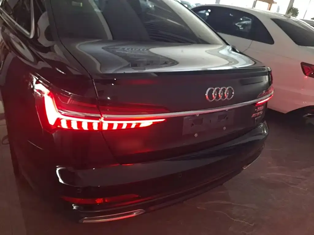 Audi A6L 2022 из CN, фото 6