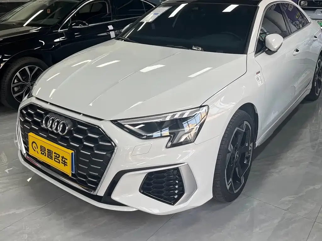 Audi A3 2023 из CN, фото 1