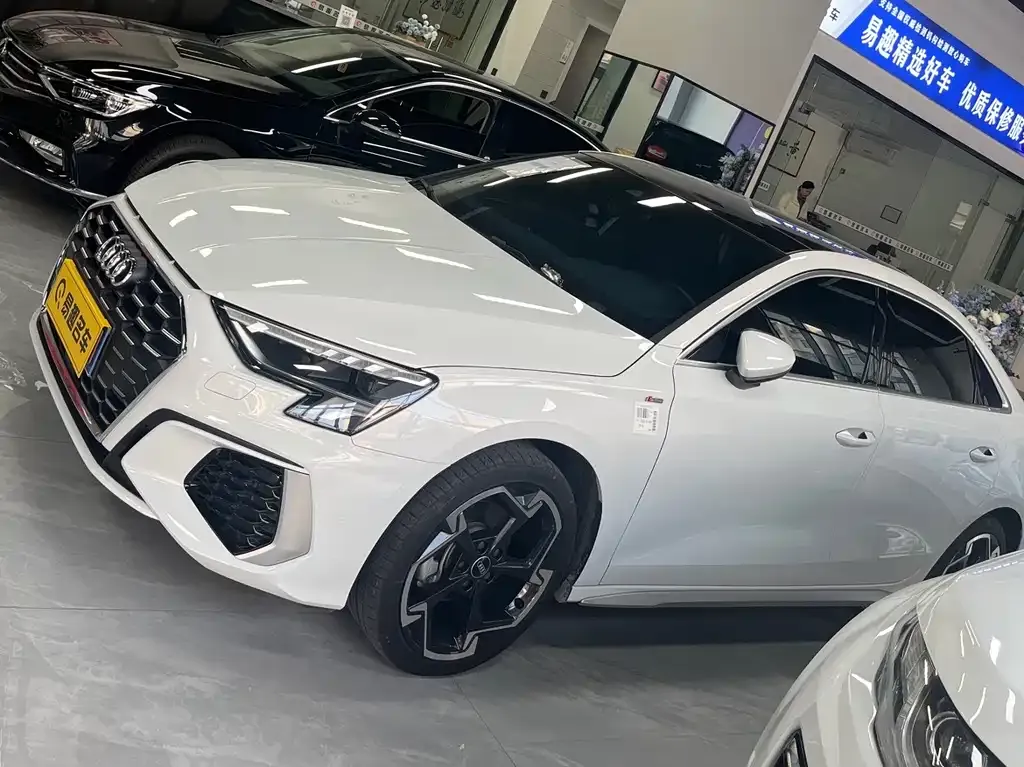 Audi A3 2023 из CN, фото 3