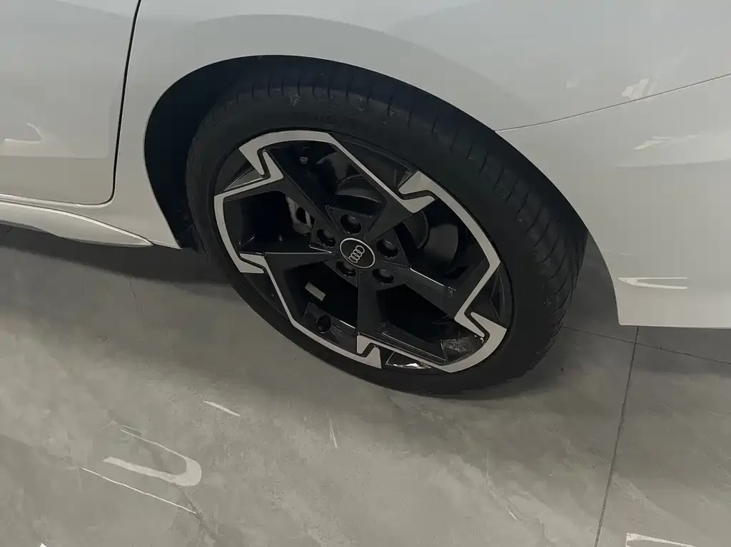 Audi A3 2023 из CN, фото 7