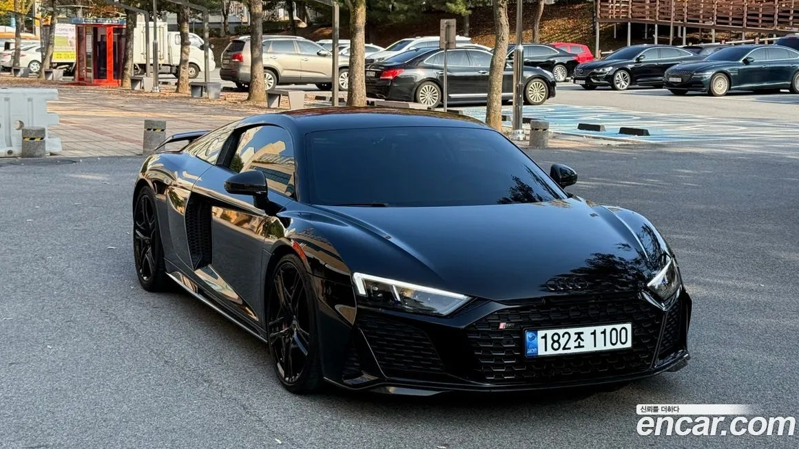 Audi R8