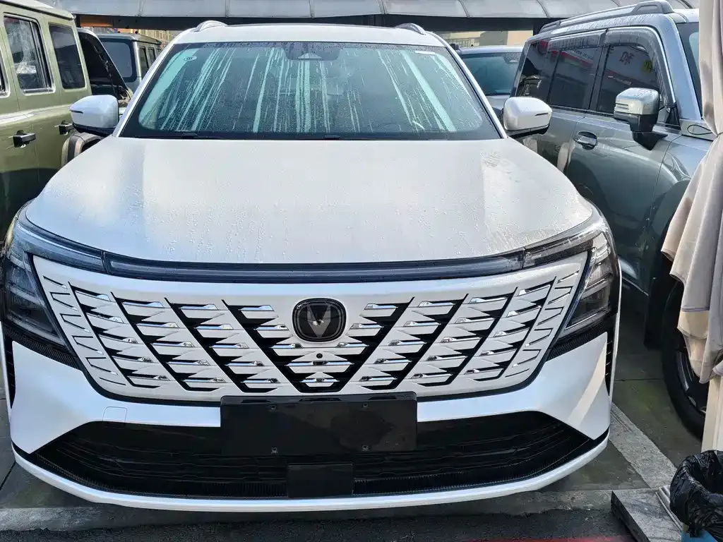 Changan CS75PLUS — фото 1