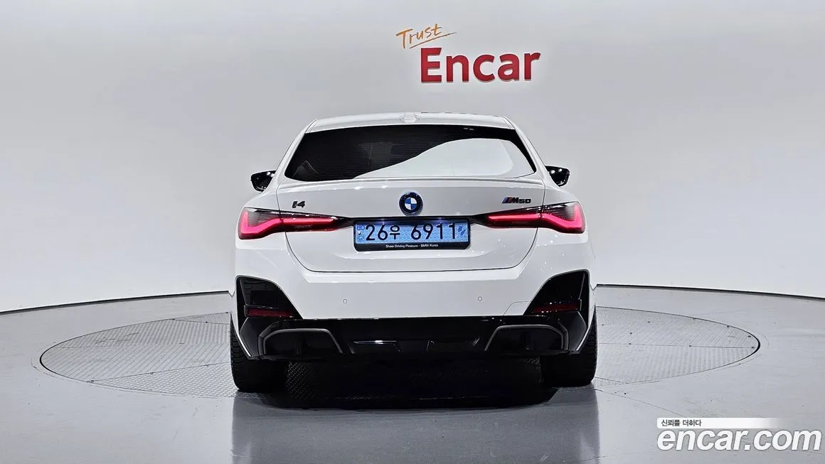 BMW i4 — фото 4