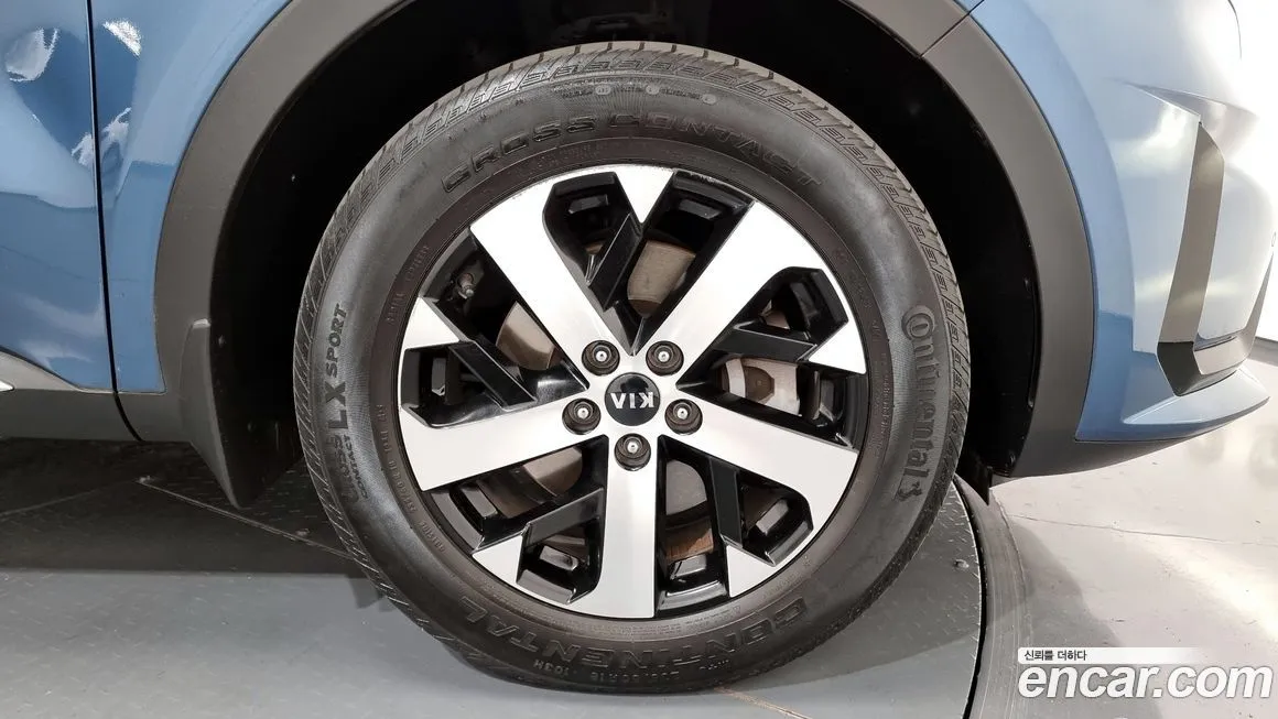 Kia Sorento — фото 5