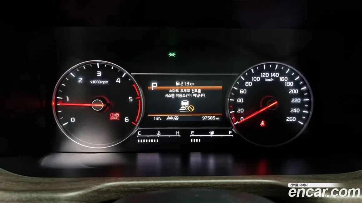 Kia Sorento — фото 8
