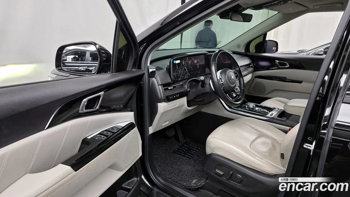 Kia Carnival — фото 10