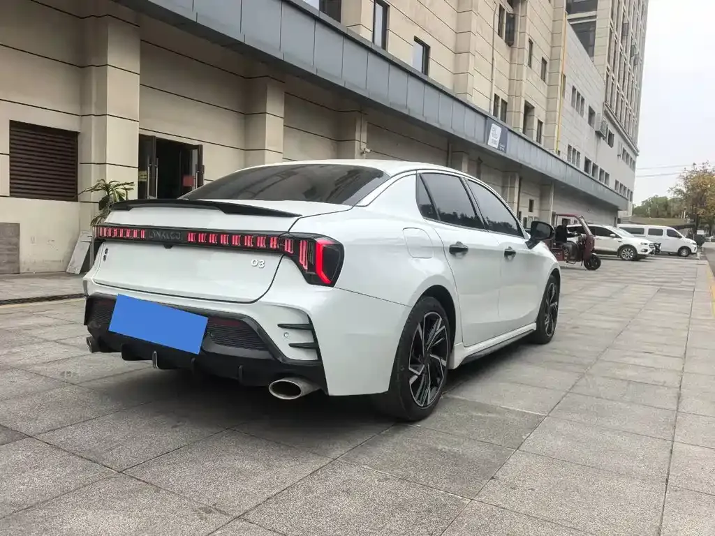 Lynk & Co 03 2023 из CN, фото 5