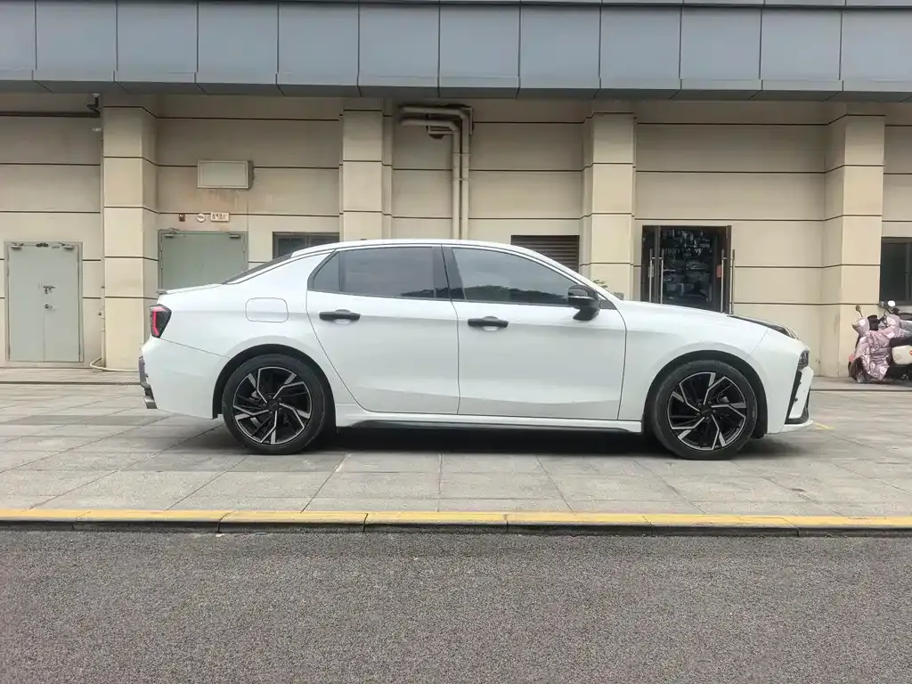 Lynk & Co 03 2023 из CN, фото 6