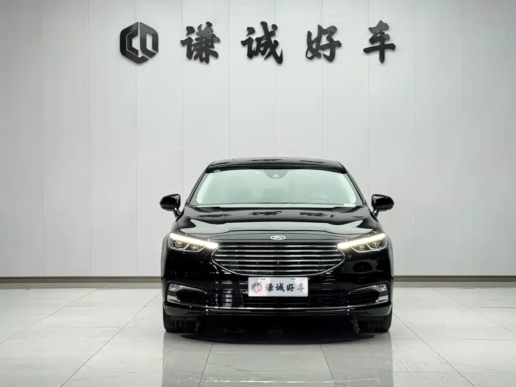 Ford Taurus 2021 из CN, фото 2